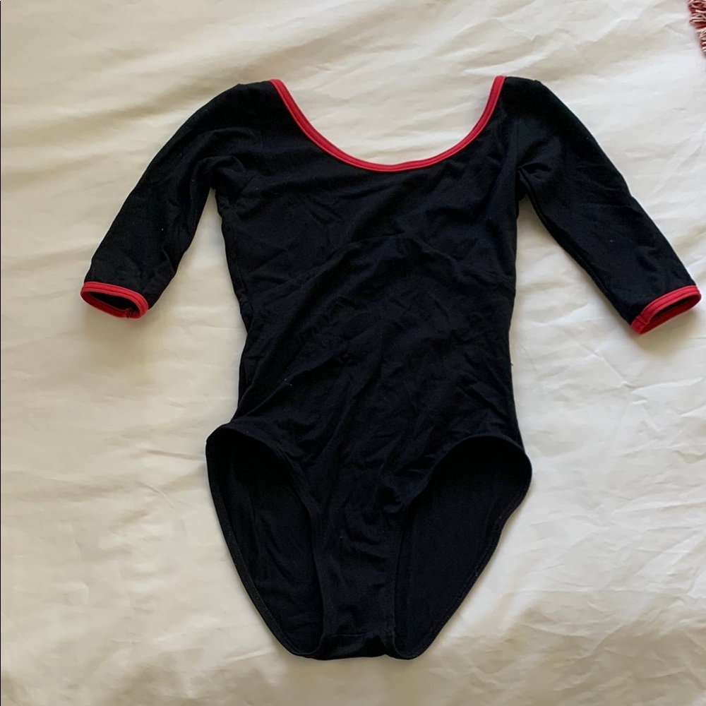 Black YUMIKO size S
3/4 sleeves 
Strawberry trim 
Great conditions 
Bust lining